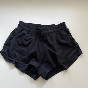 Lululemon Hotty Hots low rise 2.5” black shorts